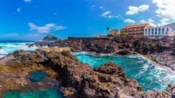 Les piscines naturelles d'El Caleton : Une escapade rafraîchissante dans une nature vierge
