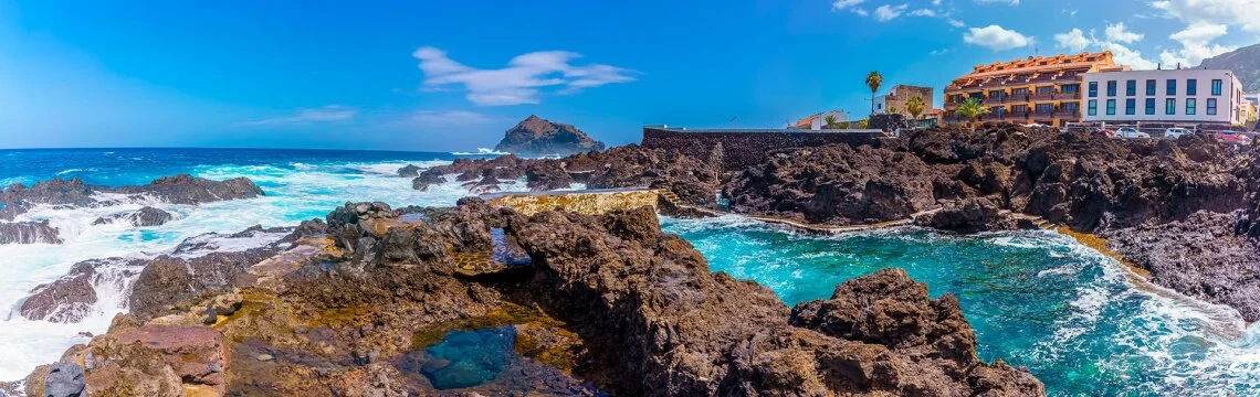 Les piscines naturelles d'El Caleton : Une escapade rafraîchissante dans une nature vierge