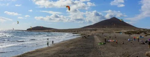 El Medano: Un vibrant village côtier axé sur le surf à Tenerife