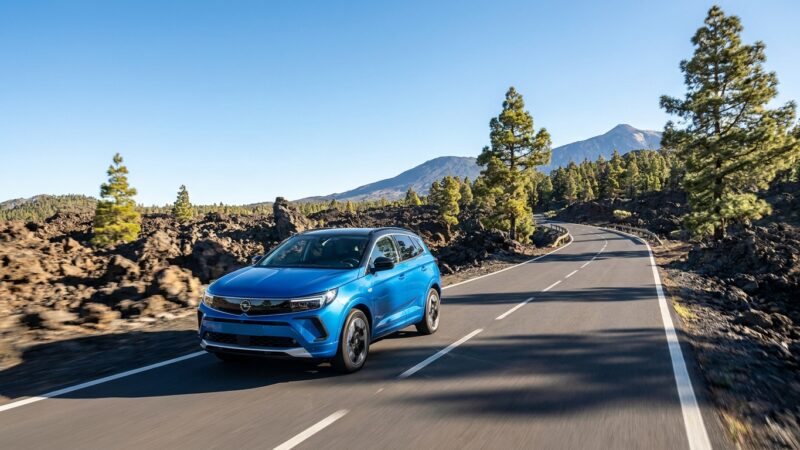 Essai routier de l'Opel Grandland Hybrid à Tenerife