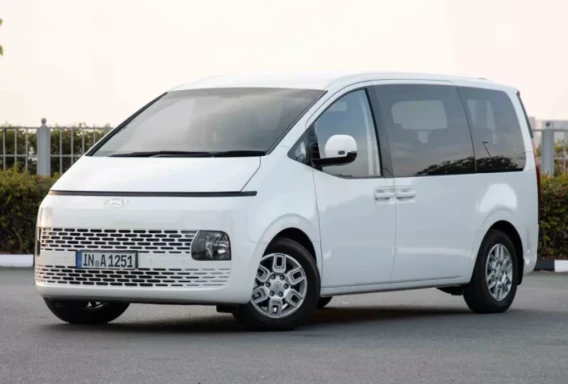 Hyundai Staria (Automatique, 3.5 L, 9 places)