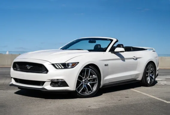 Ford Mustang (Automatique, 2.3 L, 4 places)